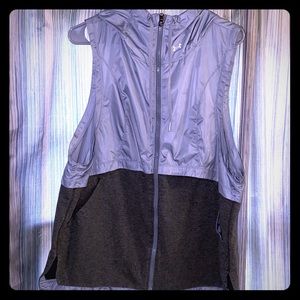 UA VEST size LRG